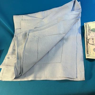 VINTAGE BLUE LINEN TABLECLOTH & 4 NAPKINS WITH CUTWORK TRIM