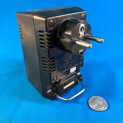 BROOKSTONE 85 WATT STEP DOWN TRANSFORMER