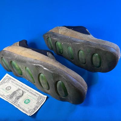 TSUBO BRAND FROM SPAIN MENâ€™S SUEDE MOCS SHOES