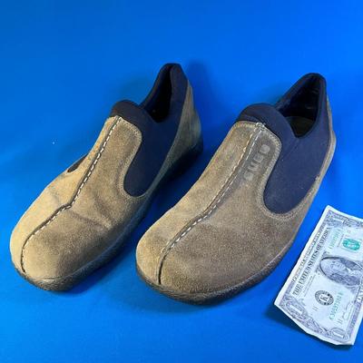 TSUBO BRAND FROM SPAIN MENâ€™S SUEDE MOCS SHOES