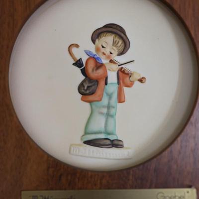 Vintage Hummel Goebel 1984-1987 "Little Music Makers" 4 Plates W / Wooden Frame