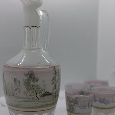 Beautiful Decanter with Four (4) Shot Glasses