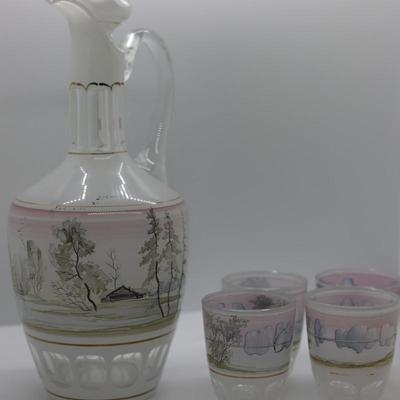 Beautiful Decanter with Four (4) Shot Glasses