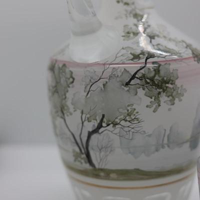 Beautiful Decanter with Four (4) Shot Glasses