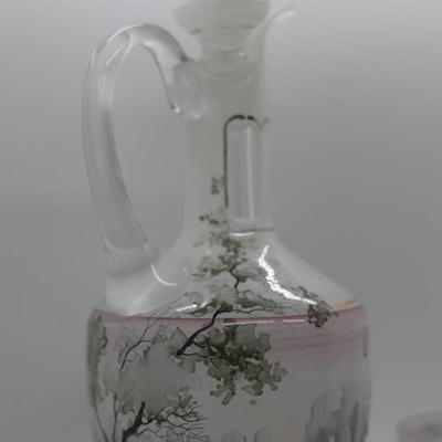 Beautiful Decanter with Four (4) Shot Glasses