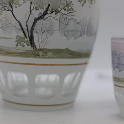 Beautiful Decanter with Four (4) Shot Glasses