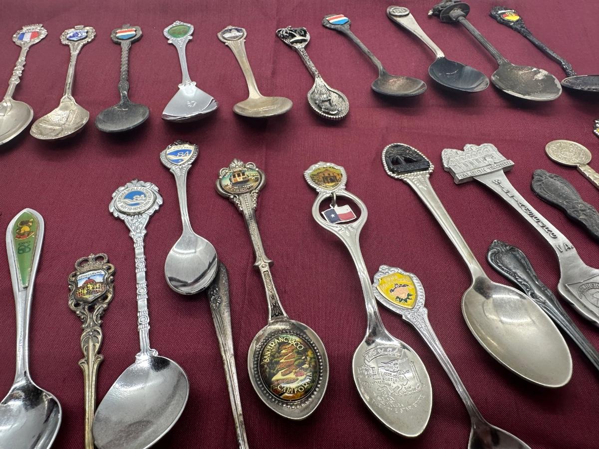 Vintage outlets decorative Spoons Lot of 84