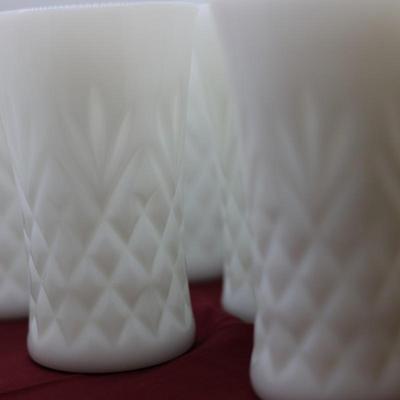 Vintage White Milk (3) Coffee/Tea & (5) Pineapple Design Glasses