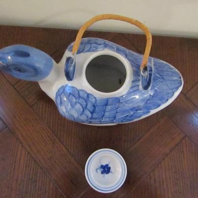 Duck Shaped Glazed Ceramic Teapot in Classic Blue and White