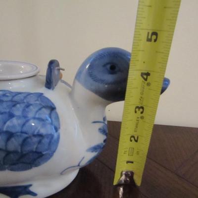 Duck Shaped Glazed Ceramic Teapot in Classic Blue and White