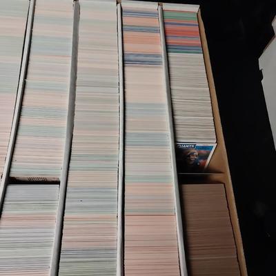LARGE BOX OF PRO SET FOOTBALL CARDS IN GREAT CONDITION