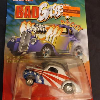 3 DIE-CAST COLLECTIBLE CARS IN ORIGINAL PACKAGE