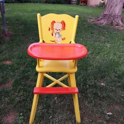 VINTAGE HIGH CHAIR IN GREAT SHAPE