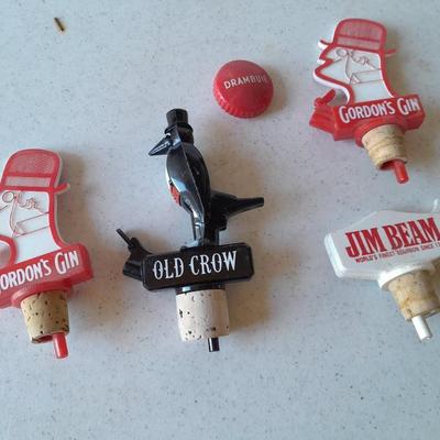 Vintage Plastic Bottle Stoppers Old Crow, Jim Beam, Gorden's Gin