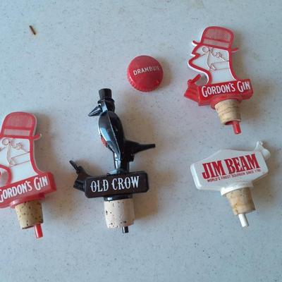 Vintage Plastic Bottle Stoppers Old Crow, Jim Beam, Gorden's Gin