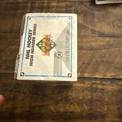 NHL Hockey High Number Series 91-92 Upper Deck 200 Card Set