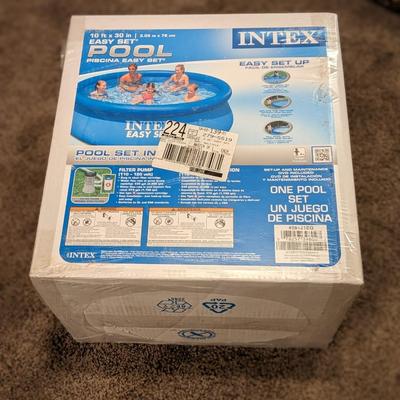 NIB Intex 10' x 30" Pool