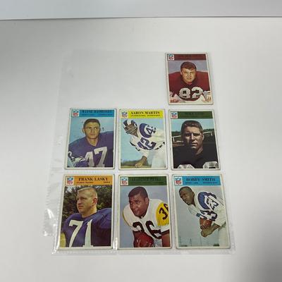 -56- SPORTS | 1965 Football Cards
