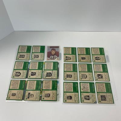 -56- SPORTS | 1965 Football Cards