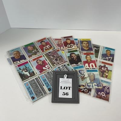 -56- SPORTS | 1965 Football Cards