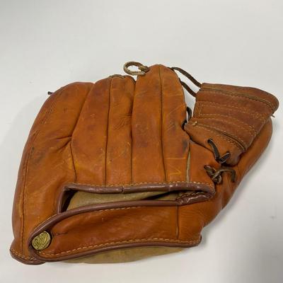 -58- SPORTS | 1920â€™s Three Fingered Baseball Glove
