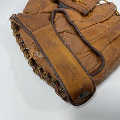 -59- SPORTS | 1950â€™s Sibby Sisti Dubow Baseball Glove