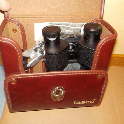 Vintage Tasco Binocular Telephoto Camera 8000/ 1980's/ est. $120 to $250.