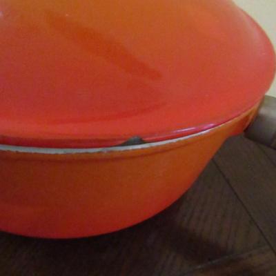 Le Creuset Covered Saucepan with Spout and Wooden Handle Size 18- Approx 7