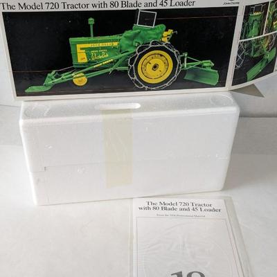 Ertl Precision Classics #18 John Deere Model 720 Tractor With 80 Blade and 45 Loader