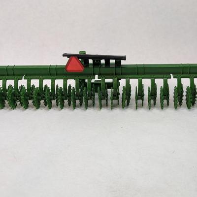Ertl 1700 Max Emerge Plus and 400 Toolbar Rotary Hoe Planting Implements