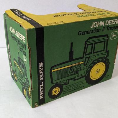 Ertl Blueprint Replica Corn Planter and Generation II Tractor In Box