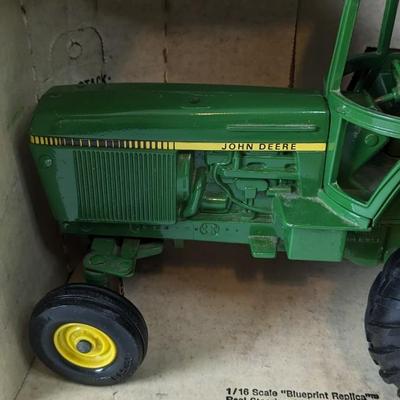 Ertl Blueprint Replica Corn Planter and Generation II Tractor In Box