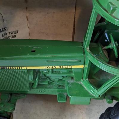 Ertl Blueprint Replica Corn Planter and Generation II Tractor In Box