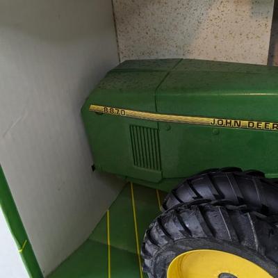 Ertl 8870 John Deere Tractor In Box-Stk # 5762