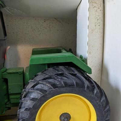 Ertl 8870 John Deere Tractor In Box-Stk # 5762