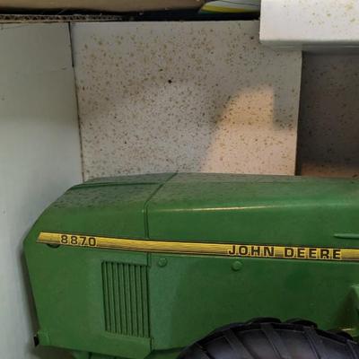 Ertl 8870 John Deere Tractor In Box-Stk # 5762