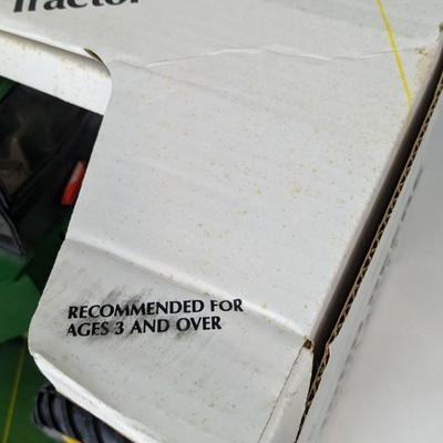Ertl 8870 John Deere Tractor In Box-Stk # 5762