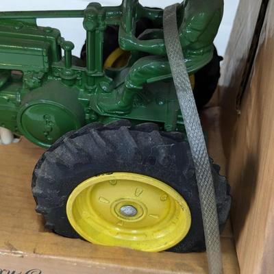 In Box Ertl Specialty John Deere Tractors