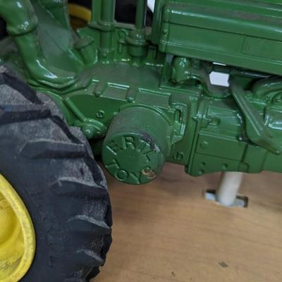 In Box Ertl Specialty John Deere Tractors