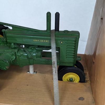 In Box Ertl Specialty John Deere Tractors