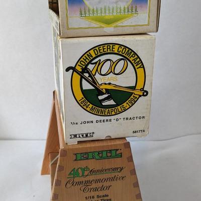 In Box Ertl Specialty John Deere Tractors