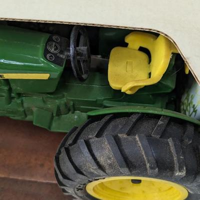 In Box Ertl Specialty John Deere Tractors