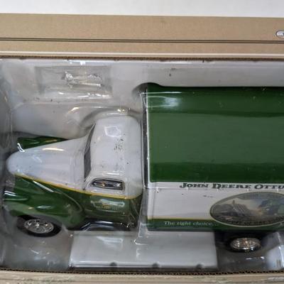 SpecCast John Deere Collectors Banks