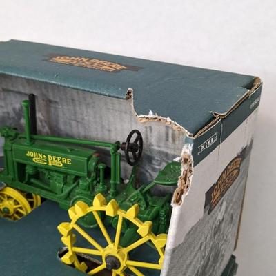 Ertl Collectors Edition John Deere Model B and Model G Tractors