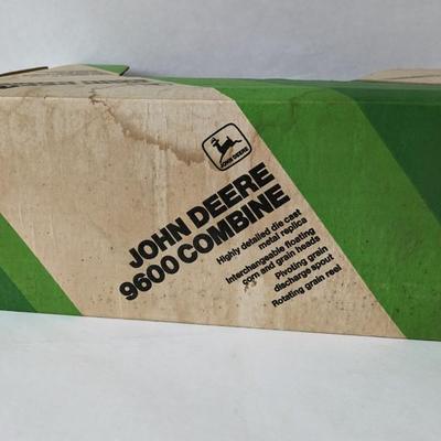 Ertl 9600 John Deere Combine In Box- Stk # 546