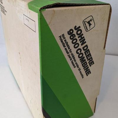 Ertl 9600 John Deere Combine In Box- Stk # 546