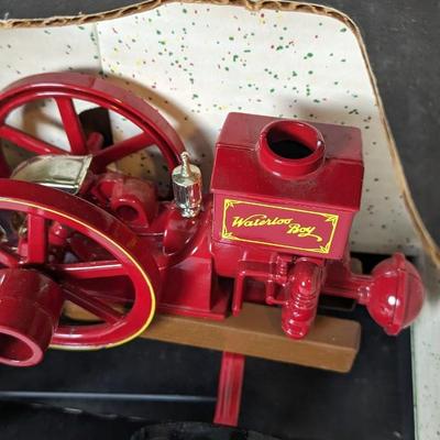 Ertl Vintage Engines John Deere Model E and Waterloo Boy In Box Tractors
