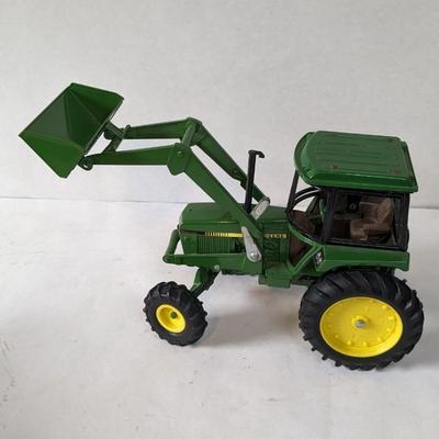 Ertl Diecast John Deere Loader Toys