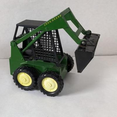 Ertl Diecast John Deere Loader Toys