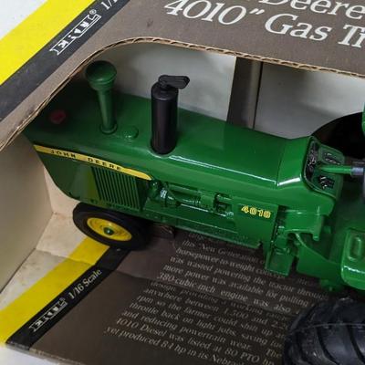 Ertl Blueprint Replica 720 Hi-Crop and 4010 Tractor